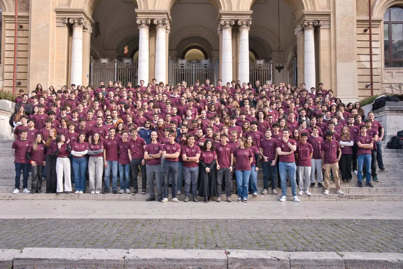 Abbigliamento personalizzato CREA LAB per scuole e università