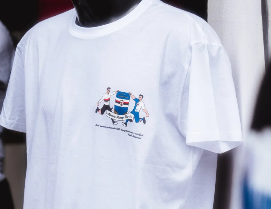 T-shirt bianca con logo Museo Samp Doria - CREA LAB