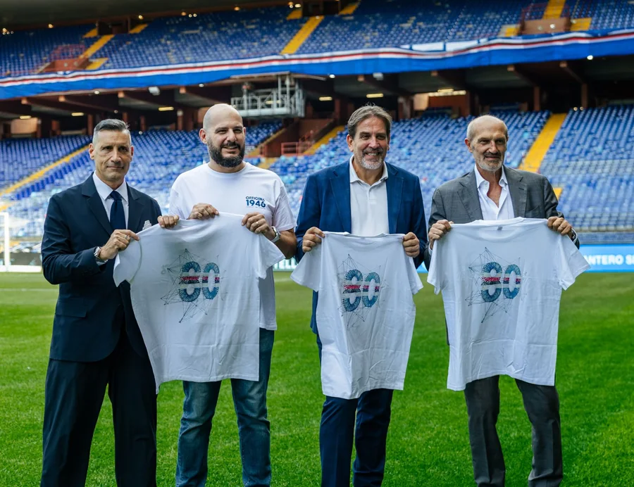Presentazione in campo delle t-shirt 80° anniversario per Officina 1946 - CREA LAB